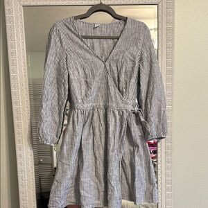 Old Navy Black and White Striped Long Sleeve Dress